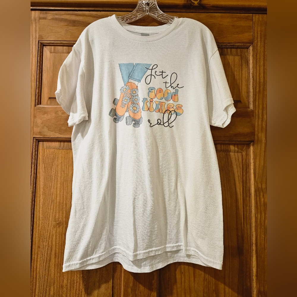 Gildan White Short Sleeve Tee Cartoon Graphic